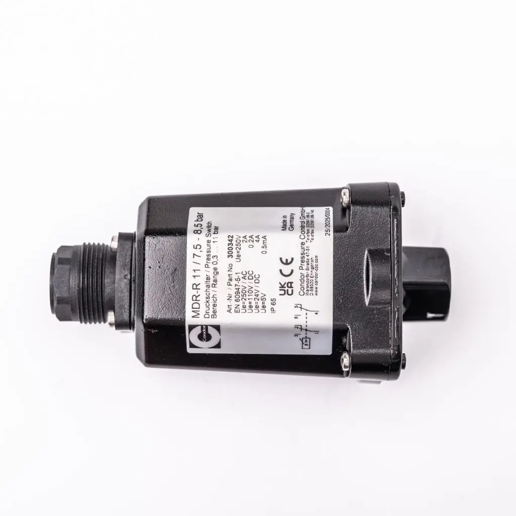 Pressure switch with adjustable hysteresis